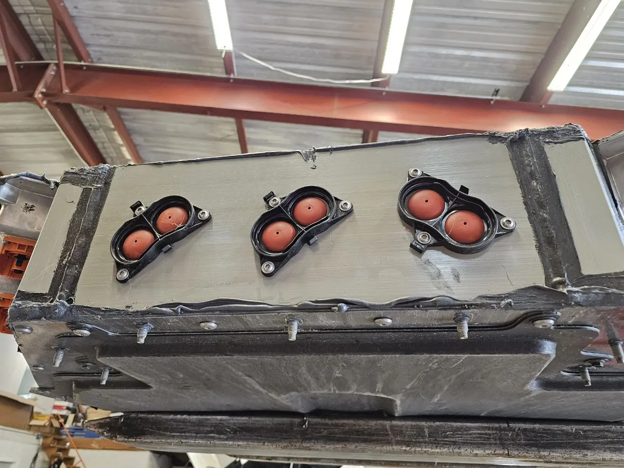 Rivian R1T Large pack on the Munro-based teardown, 141.1 kWh total (135 kWh usable) battery pack