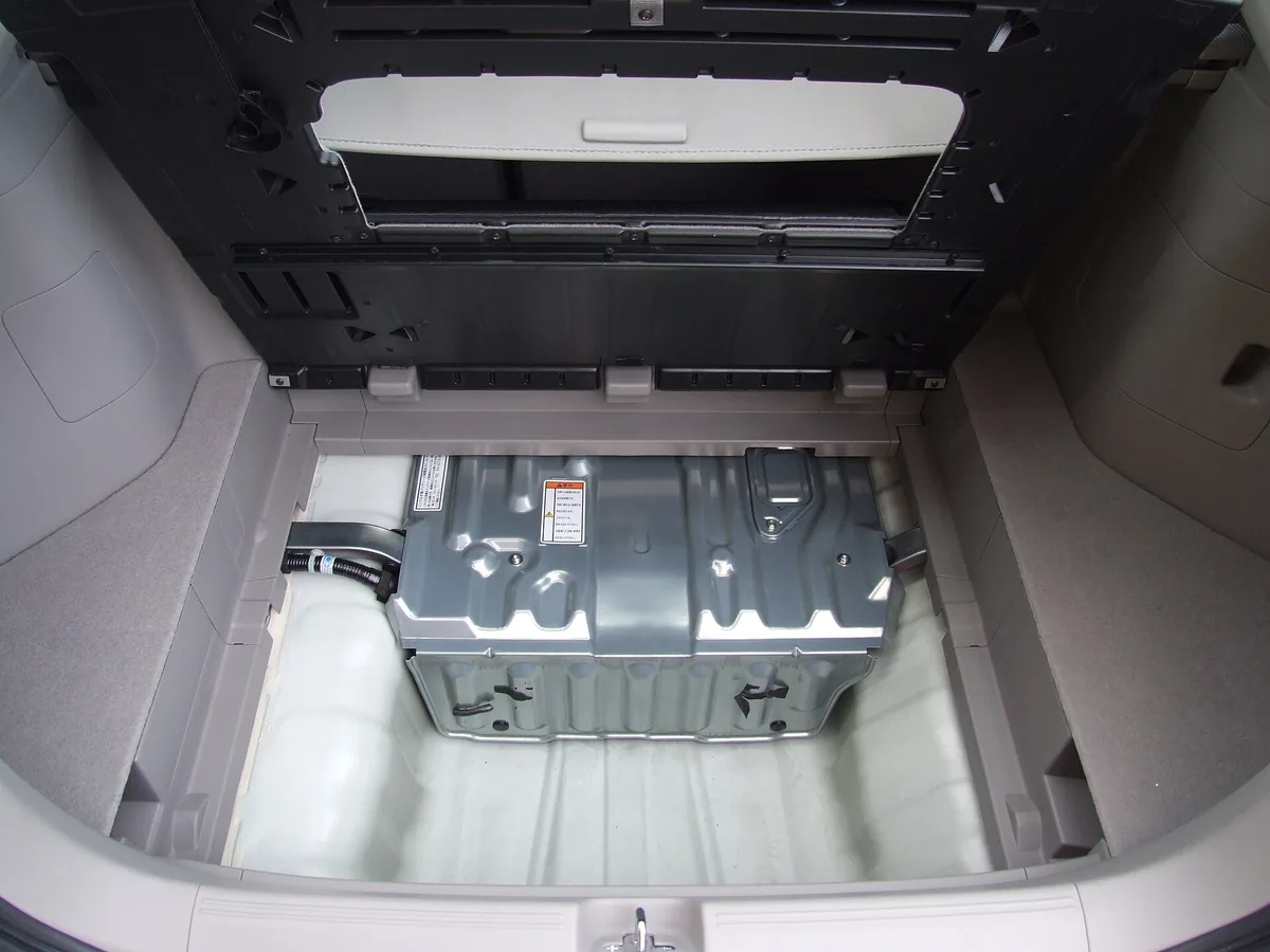 Honda Insight 2nd gen (2009-2014) · Full hybrid 100-220 V battery pack