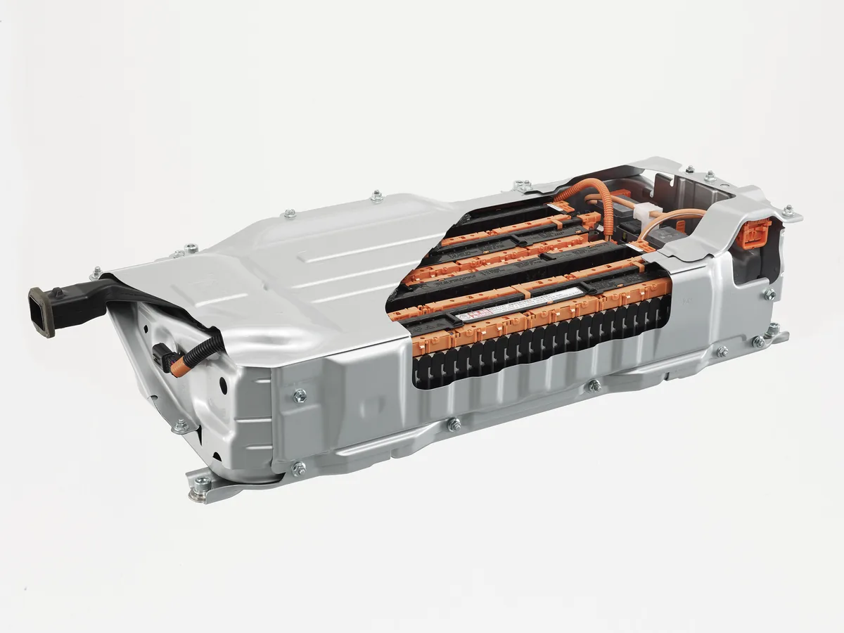 Toyota Yaris Hybrid 2020+ · Full hybrid 100-220 V battery pack