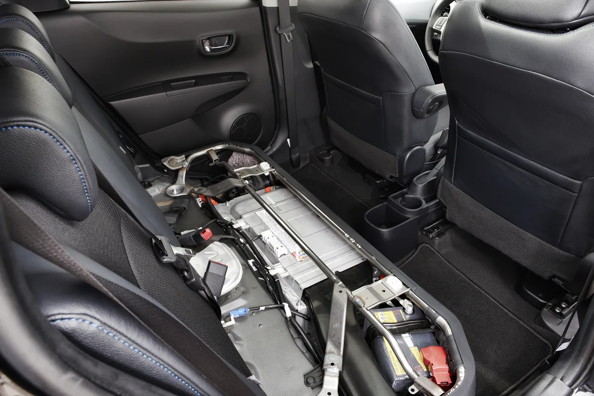 Toyota Yaris Hybrid Before 2020 · Full hybrid 100-220 V battery pack